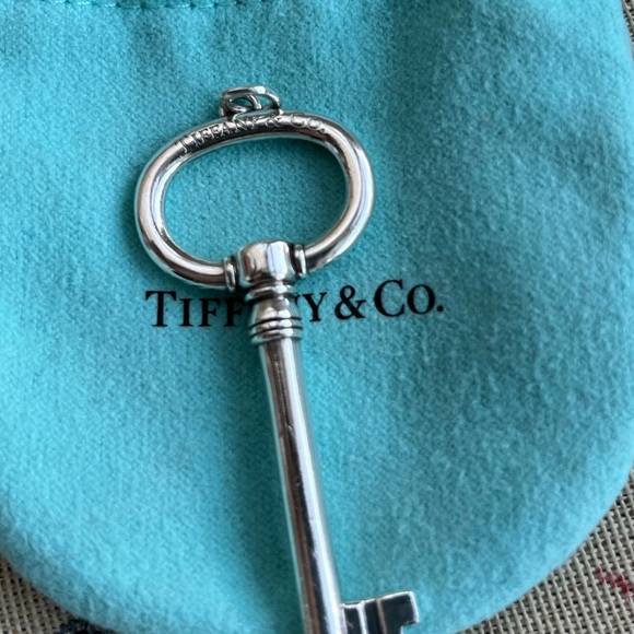 SOLD - Tiffany Oval Key Pendant - Picture 3 of 5